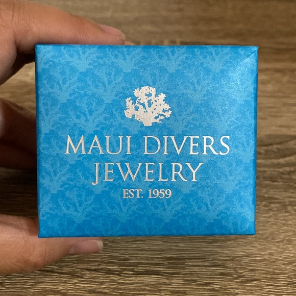 MAUI DIVERS JEWELRY Pearl Studs - Picture 2 of 3